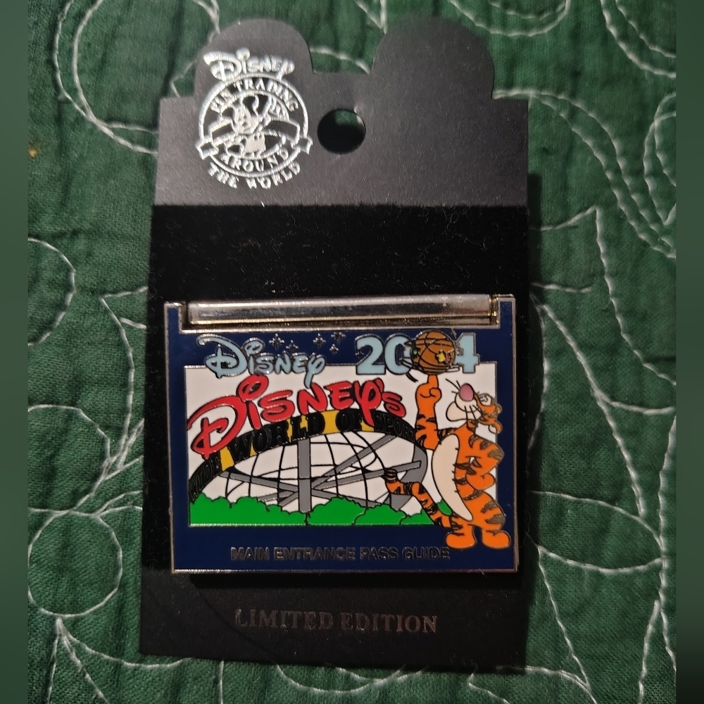 Disney Tigger Cast Pin Party with Insert Pin - Picture 1 of 4